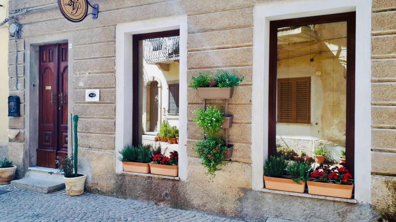 La Vecchia Posta B&B Calangianus エクステリア 写真